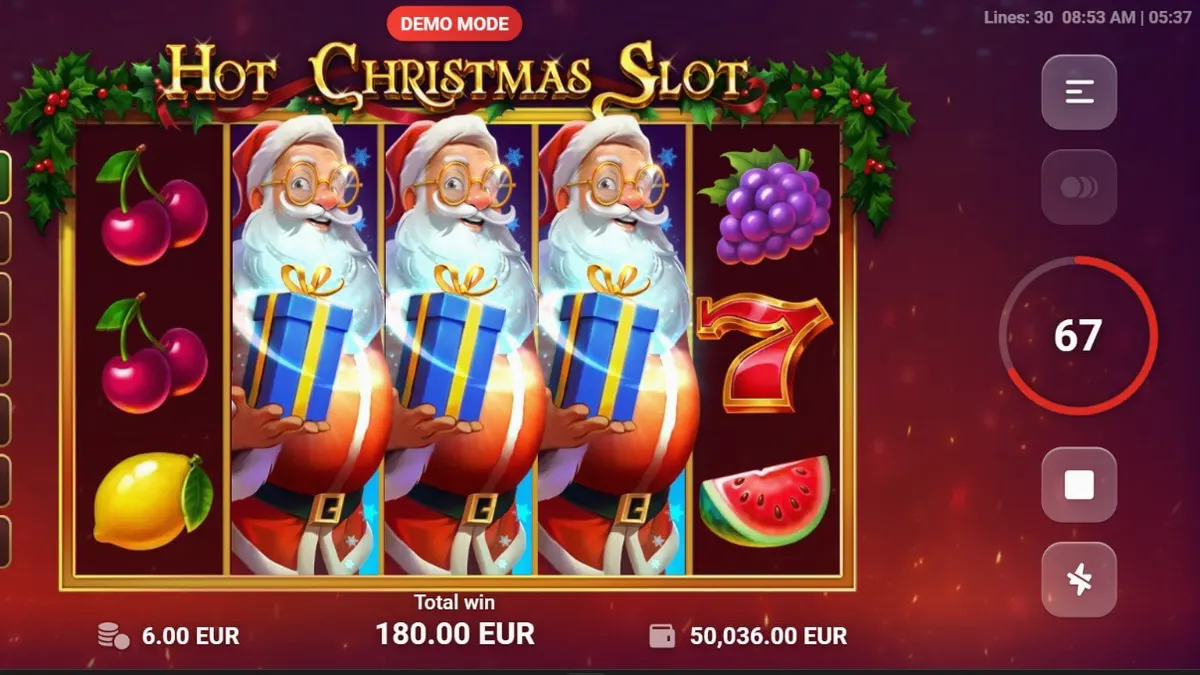 Tampilan visual mesin slot Hot Christmas dengan simbol buah dan tema liburan yang meriah